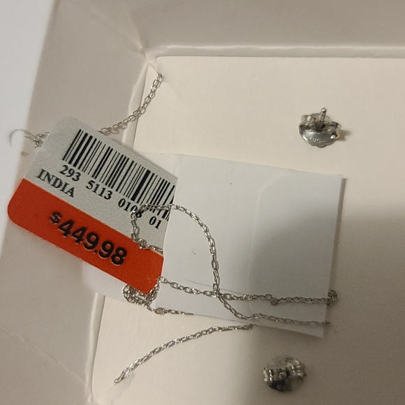 Womens sterling silver 1 carat diamonds earing and matching Necklace. - Picture 6 of 6